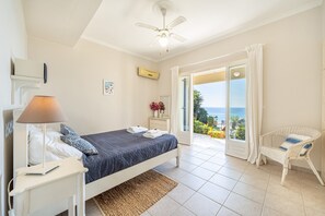 4 bedrooms, iron/ironing board, bed sheets