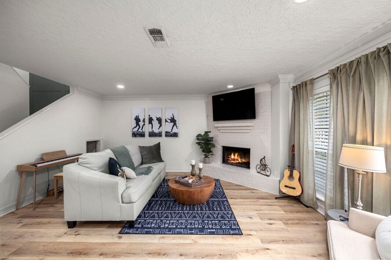 Smart TV, fireplace, offices