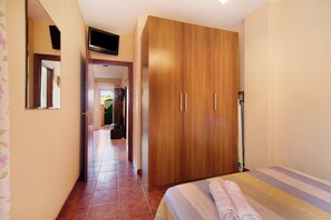 2 soverom, strykejern/-brett, wi-fi (inkludert) og sengetøy