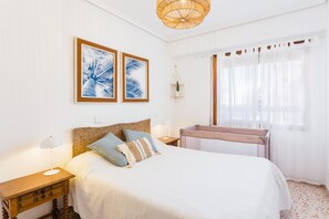 3 bedrooms, iron/ironing board, free WiFi, bed sheets