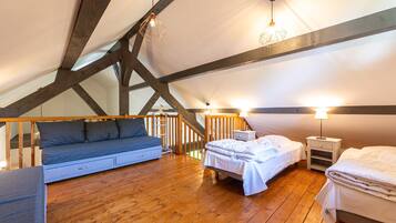 3 slaapkamers, een strijkplank/strijkijzer, gratis wifi, beddengoed