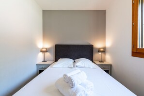 3 habitaciones, tabla de planchar con plancha y wifi gratis 