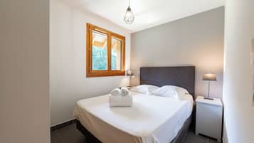 2 chambres, fer et planche à repasser, Wi-Fi gratuit, draps fournis