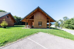 Exterior - Chalet 'Arclosan - Val De Tamié' with Mountain View, Private Terrace & Wi-Fi (Faverges)