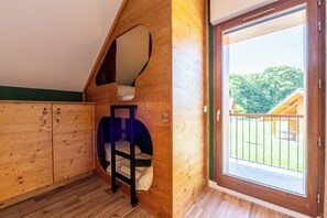 1 dormitori, planxa i posts de planxar, wifi gratuïta i roba de llit