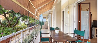 Apartment 'Bouganville' with Private Terrace and Wi-Fi