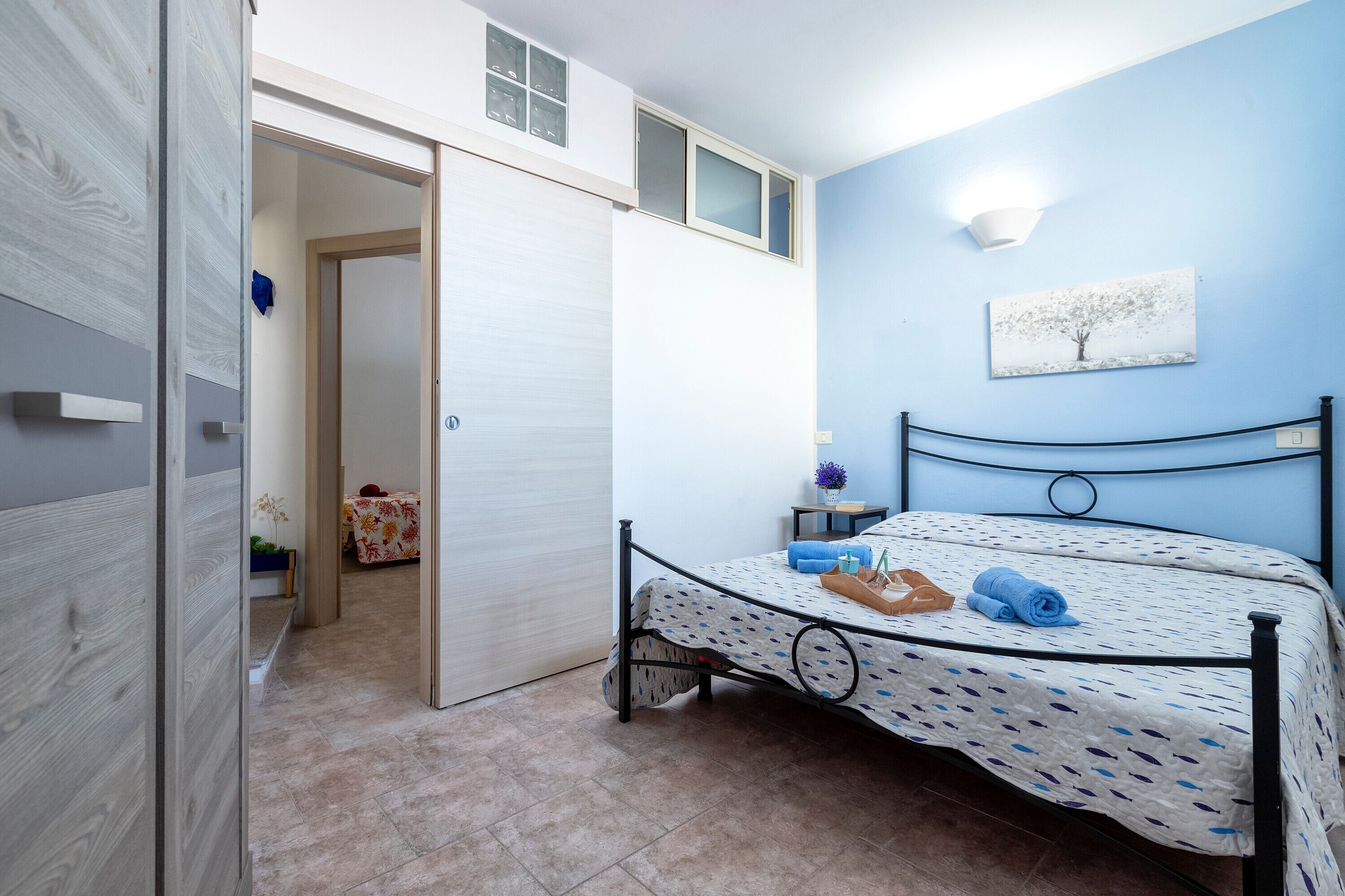 2 bedrooms, iron/ironing board, bed sheets