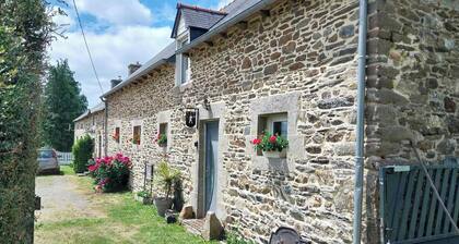 Holiday Home 'L'abreuvoir Du Leffo' with Private Terrace, Private Garden and Wi-Fi
