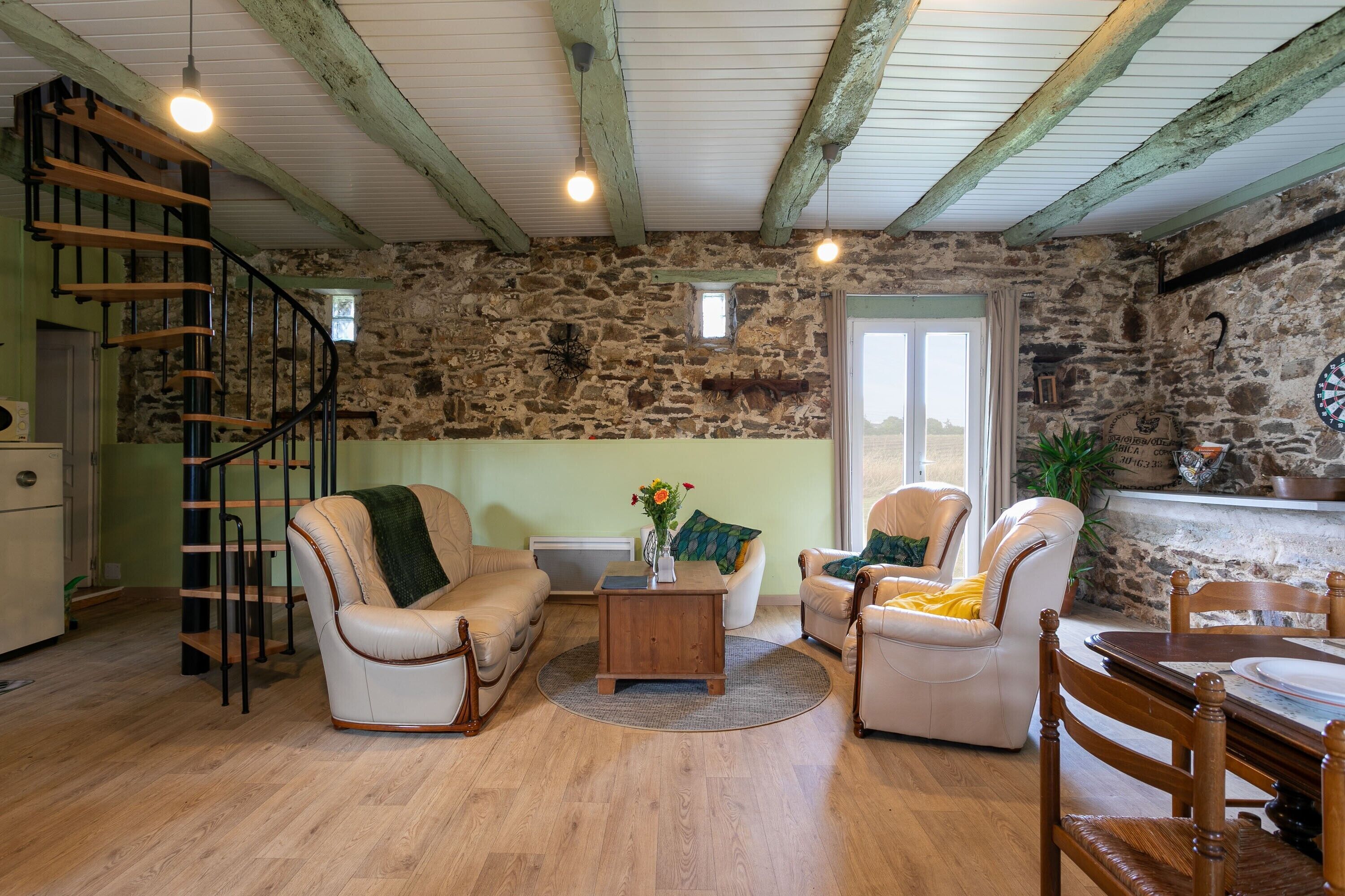 Fernseher, DVD-Player, Stereoanlage