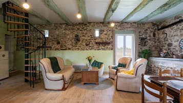 Televisión, reproductor de DVD y estéreo