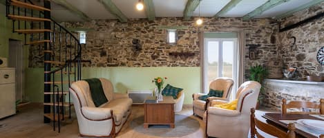 Fernseher, DVD-Player, Stereoanlage