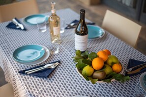 Dining - Villa 'Sunflower' with Private Garden and Wi-Fi (Capalbio)