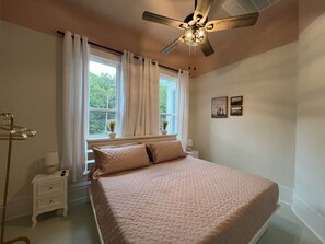 2 bedrooms, desk, free WiFi, bed sheets