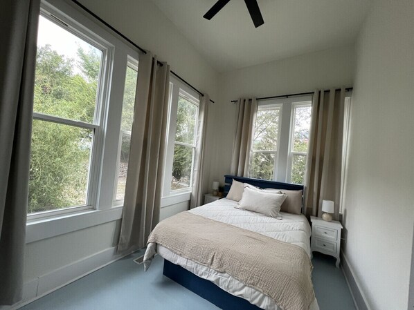 2 bedrooms, desk, free WiFi, bed sheets