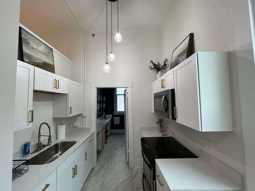 Thermal Retreat Downtown fast wifi,parking,smartTV