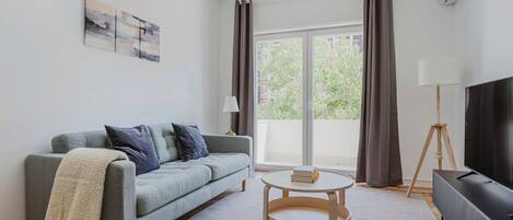 Fernseher, Stereoanlage