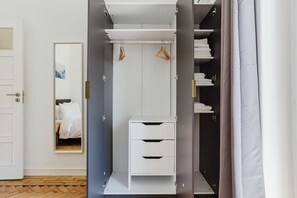 Interior - Blueground | Areeiro, furnished, washer, a/c (Lisbon)