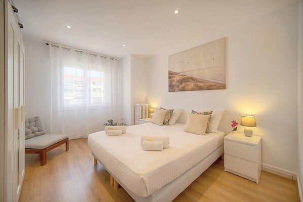 1 bedroom, iron/ironing board, bed sheets