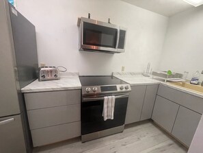 Shared fridge, microwave, coffee/tea maker, highchair - Davos Chalet (Upson)