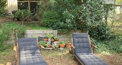 Cosy bespoke Cottage in Olinda-central location