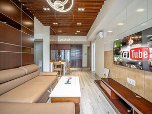 Deluxe Apartment, 1 Bedroom, City View | Living area - The Masteri Luxury Citypoint ANGIA (Ho Chi Minh City)