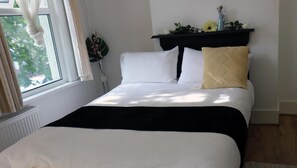 4 dormitorios, tabla de planchar con plancha, wifi y ropa de cama
