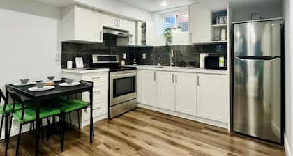 Comfort Quarters In Guelph! Your Cozy Home Away From Home.