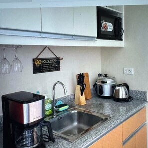Condo, Balcony, City View | Private kitchen
