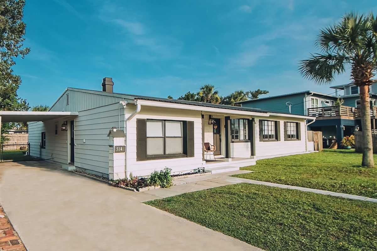 Photo 109 of 5 Minutes to the Beach & Downtown, 4 Bedroom + Movie Room