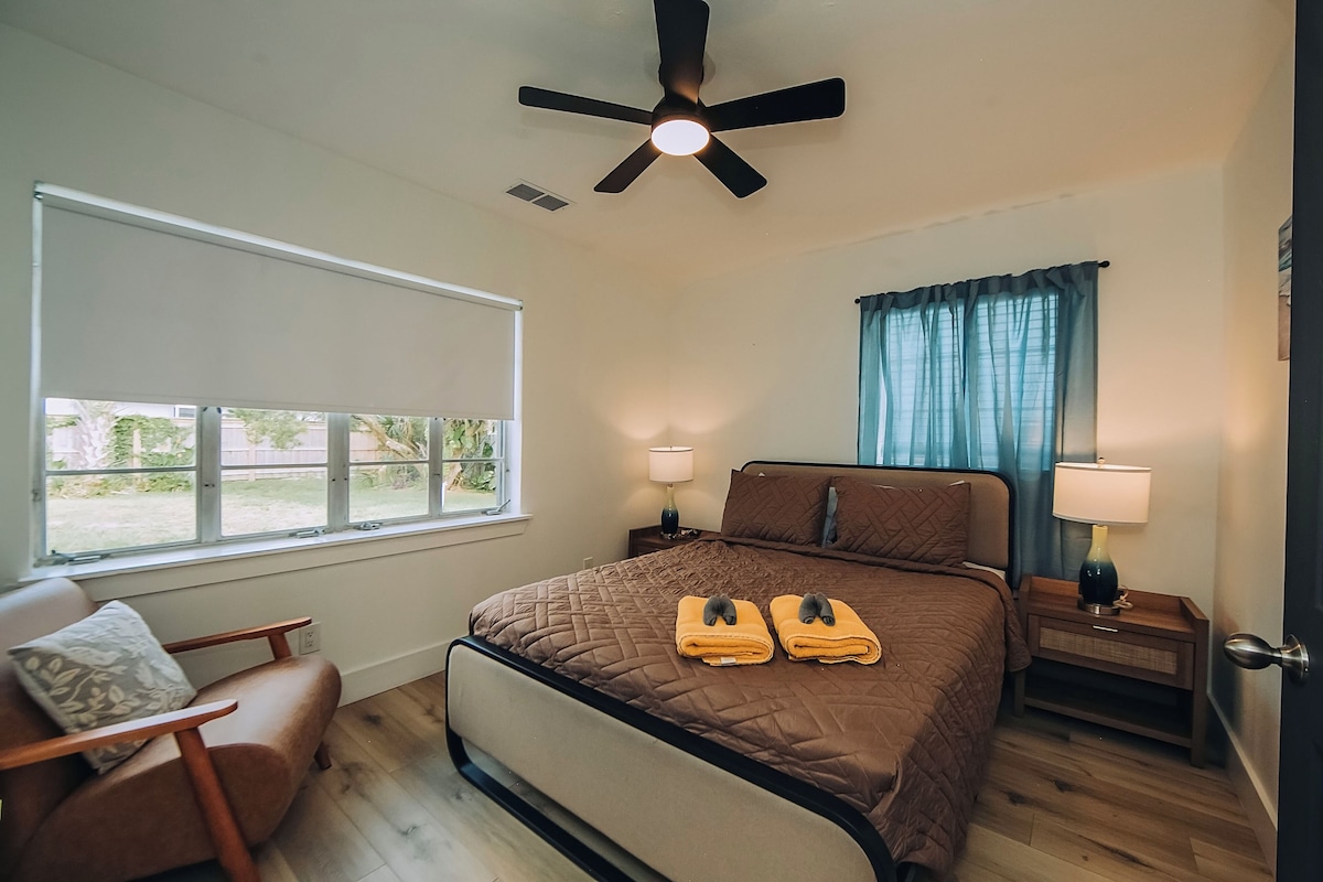 Photo 58 of 5 Minutes to the Beach & Downtown, 4 Bedroom + Movie Room