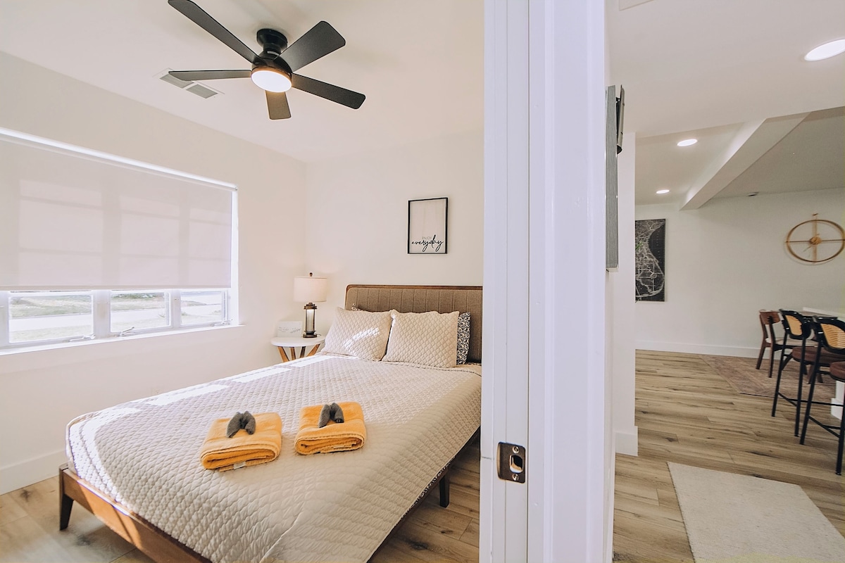 Photo 70 of 5 Minutes to the Beach & Downtown, 4 Bedroom + Movie Room