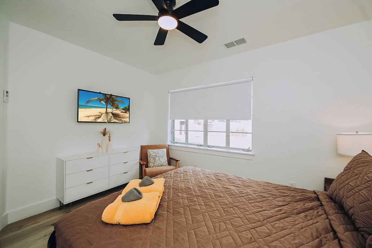 Photo 55 of 5 Minutes to the Beach & Downtown, 4 Bedroom + Movie Room