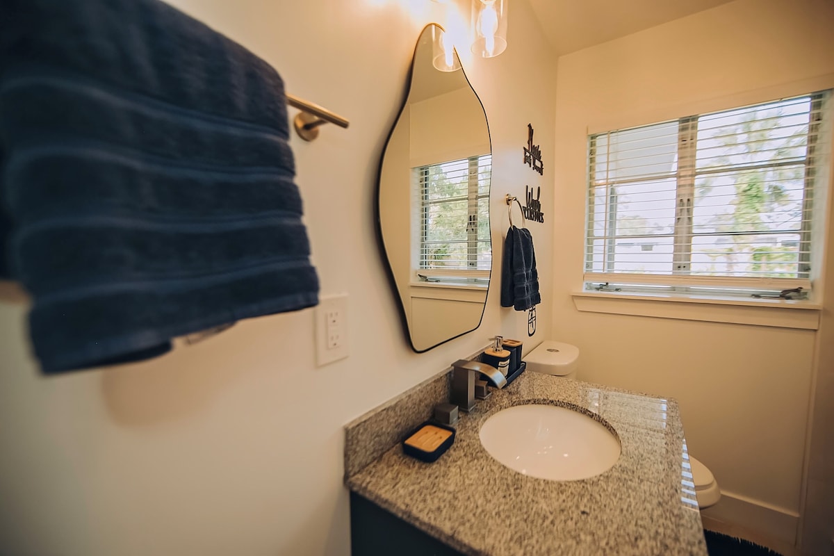Photo 90 of 5 Minutes to the Beach & Downtown, 4 Bedroom + Movie Room