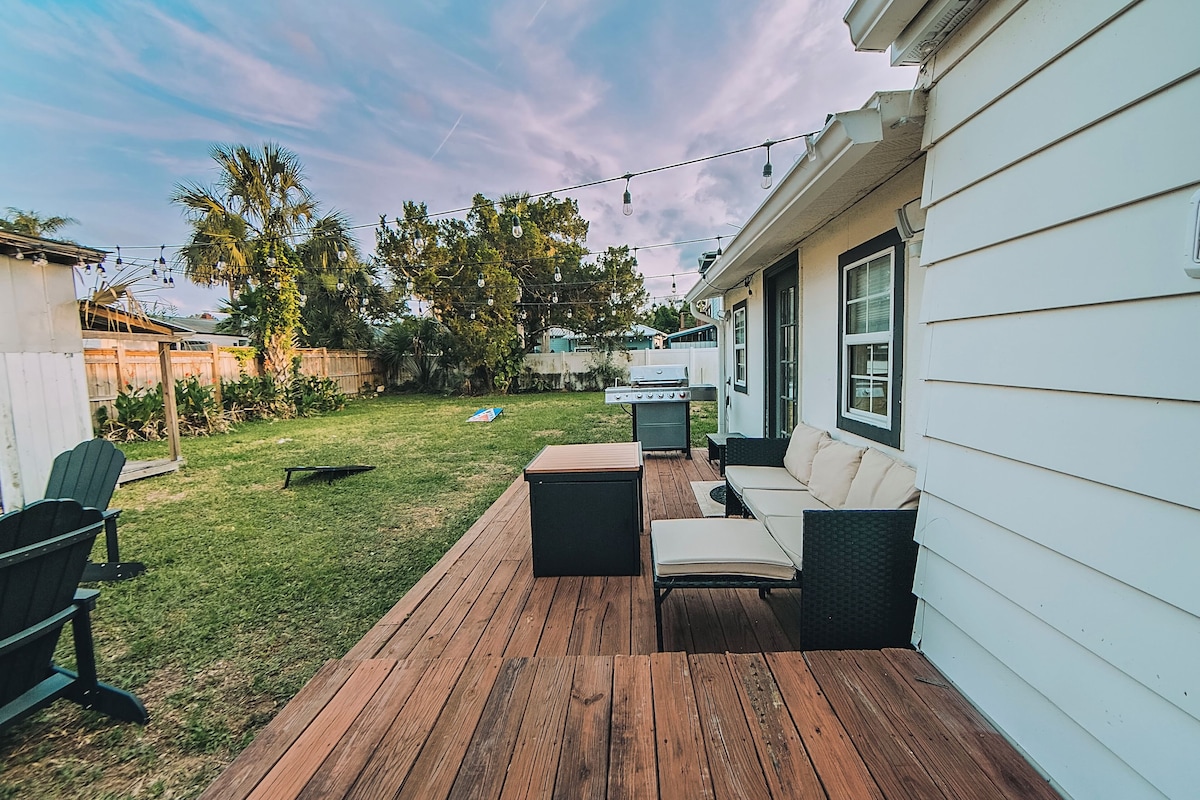 Photo 131 of 5 Minutes to the Beach & Downtown, 4 Bedroom + Movie Room