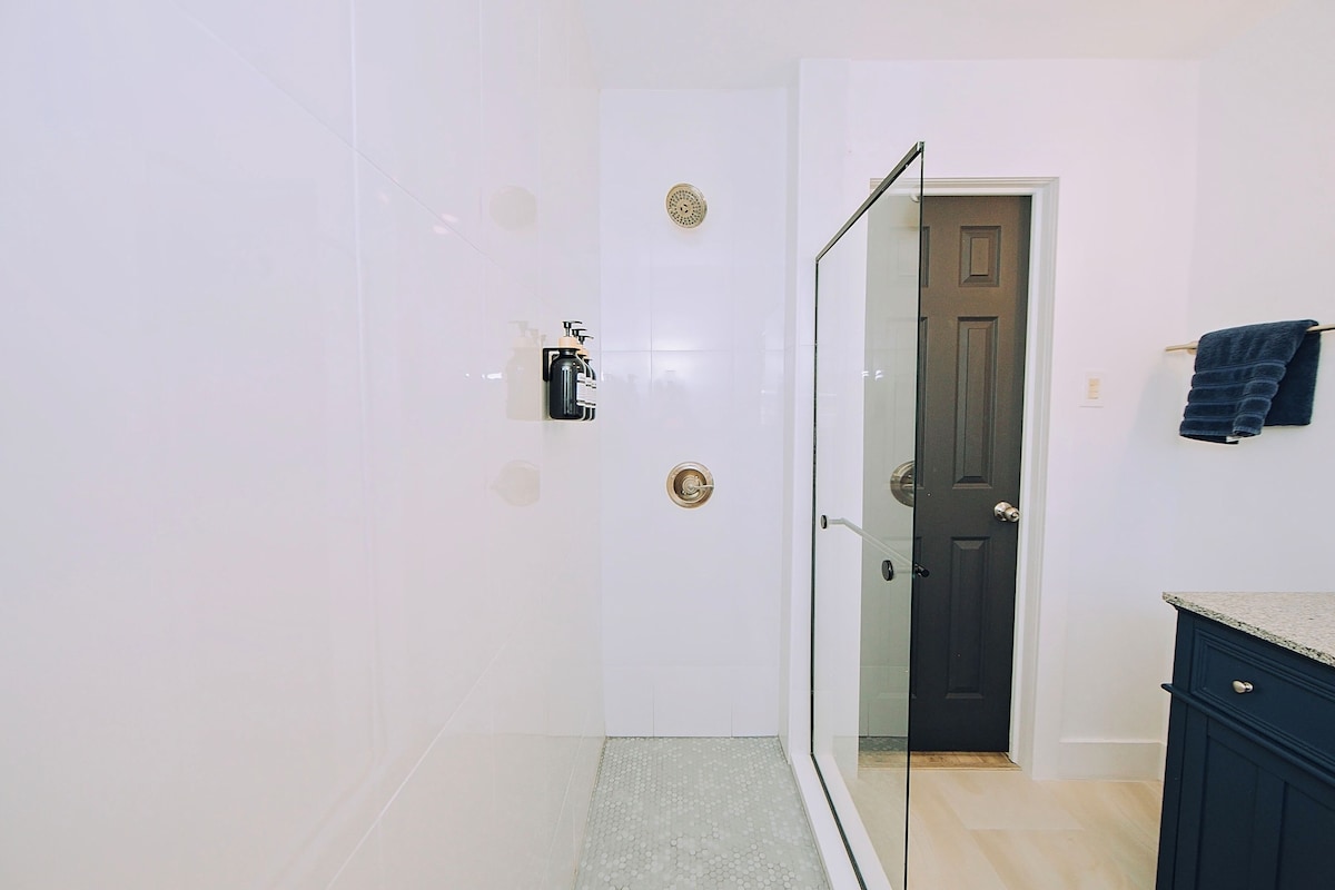Photo 93 of 5 Minutes to the Beach & Downtown, 4 Bedroom + Movie Room