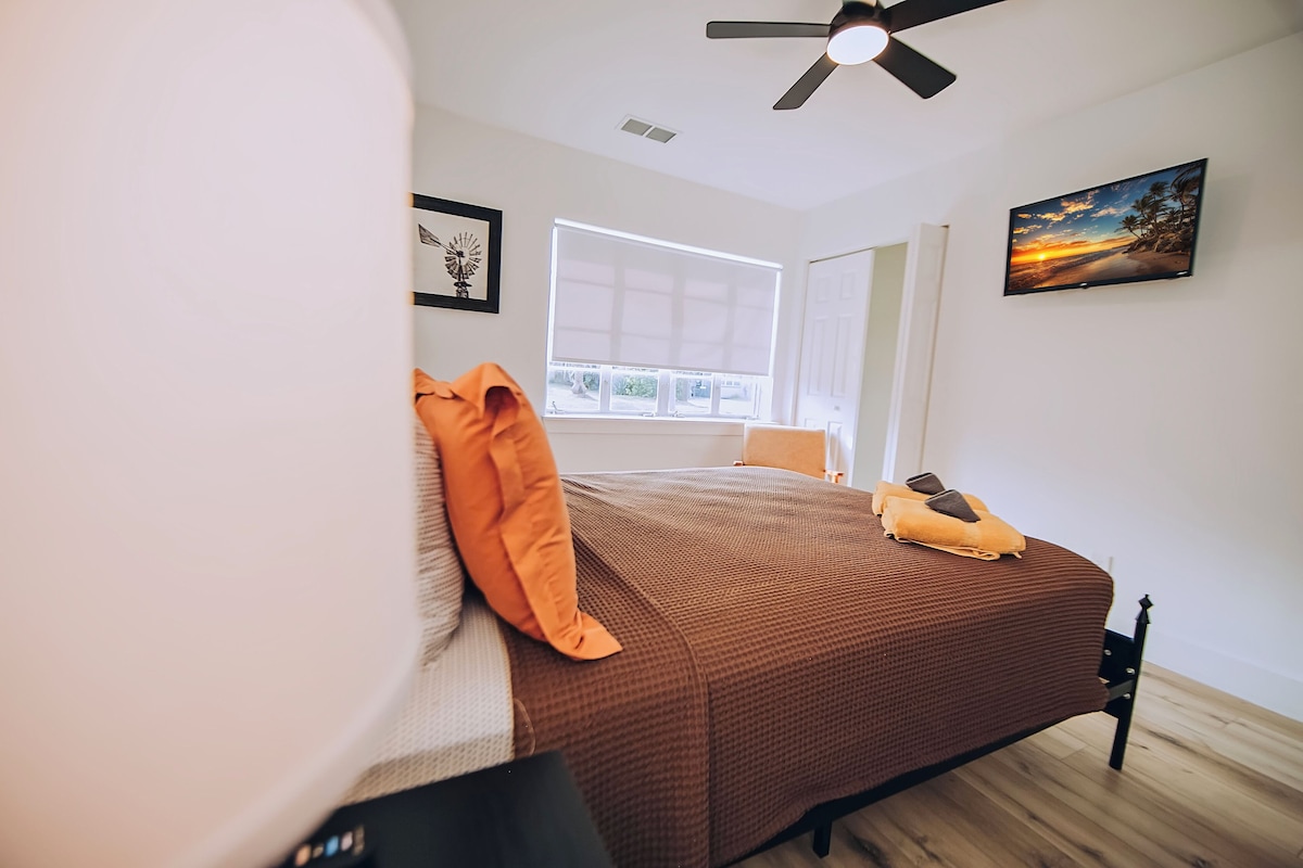 Photo 59 of 5 Minutes to the Beach & Downtown, 4 Bedroom + Movie Room