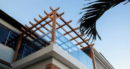 "Spacious Villa for 15 people perfect for meetings and celebrations"