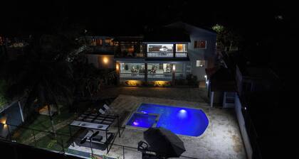 "Spacious Villa for 15 people perfect for meetings and celebrations"