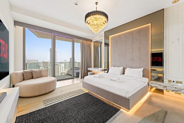 3 bedrooms, iron/ironing board, free WiFi, bed sheets - Ultra-Luxury 3BD Marina Retreat with Stunning Views (Dubai)