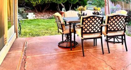 New Luxury Primary Suite-TWO King Beds-Wraparound Deck-Mountain Views-Hot Tub