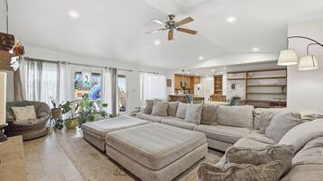 Smart TV, fireplace, video games, table tennis