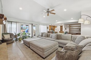 Smart TV, fireplace, video games, table tennis