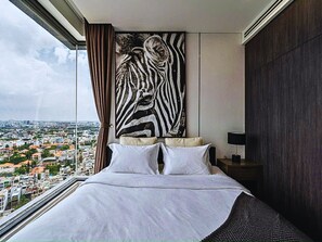 Apartamento luxo, 3 quartos, vista para a cidade | Individualmente decorados, individualmente mobiliados, escrivaninha