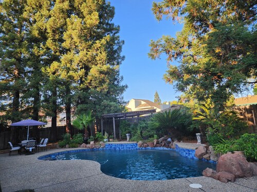 3-bedroom house in charming Fair Oaks with solar pool. Enjoy your stay