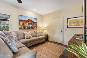 Smart TV, fireplace