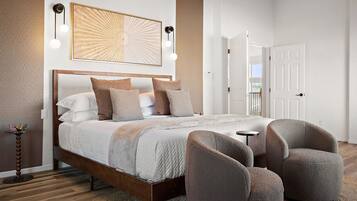 4 bedrooms, desk, iron/ironing board, travel crib