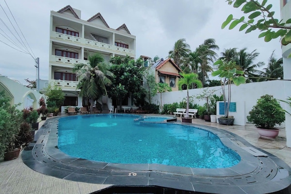 Vista frontal de la propiedad