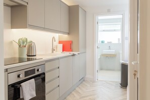 House, Patio, City View | Private kitchen | Electric kettle, toaster - Bright & Airy 2BD - 10min walk to Centre (Cheltenham)