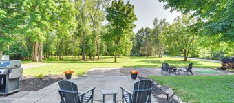Near Trails + Wineries: Victor Getaway w/ Fire Pit