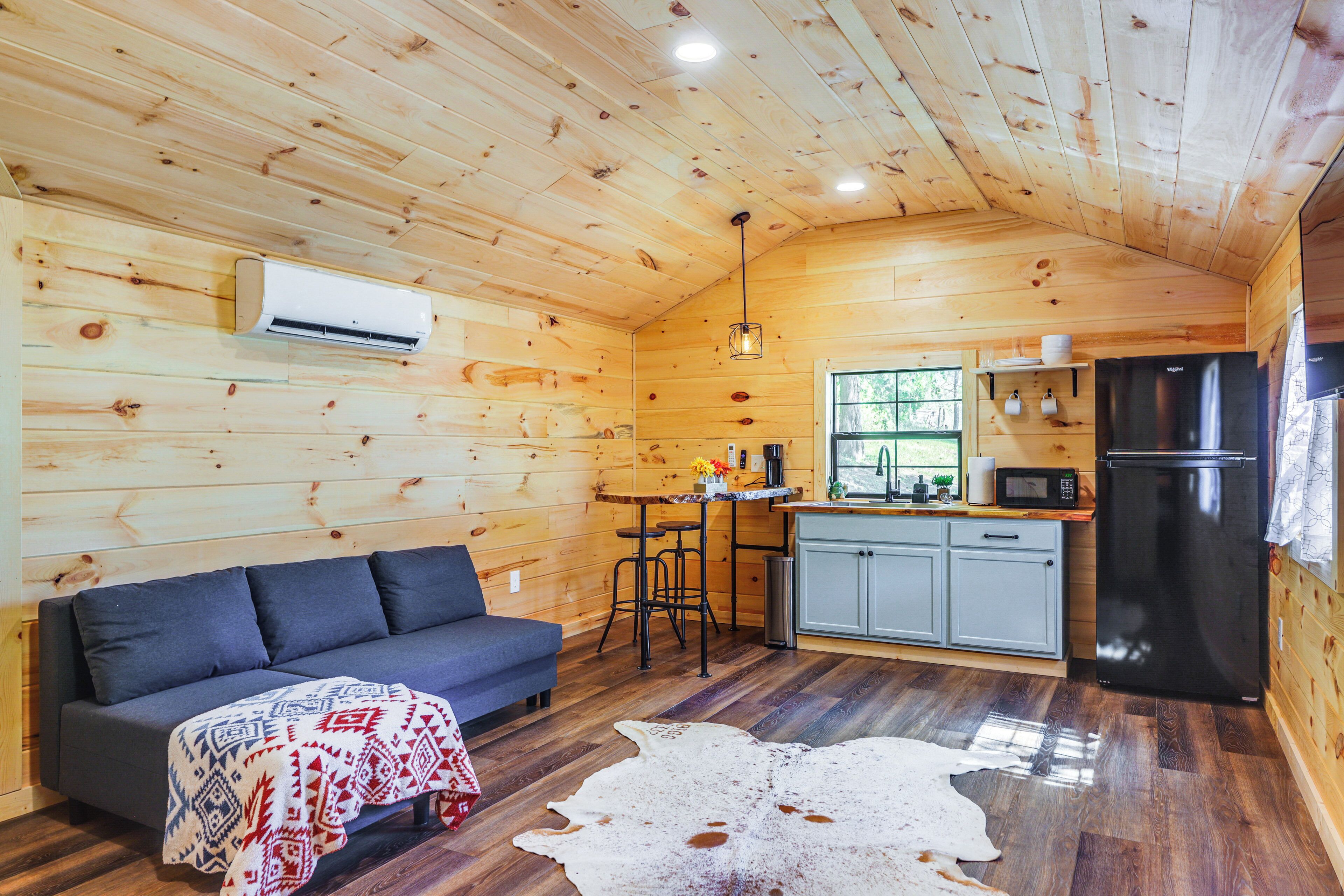 Stout Vacation Rental | 1BR | 1BA | 448 Sq Ft | Exterior Steps to Enter